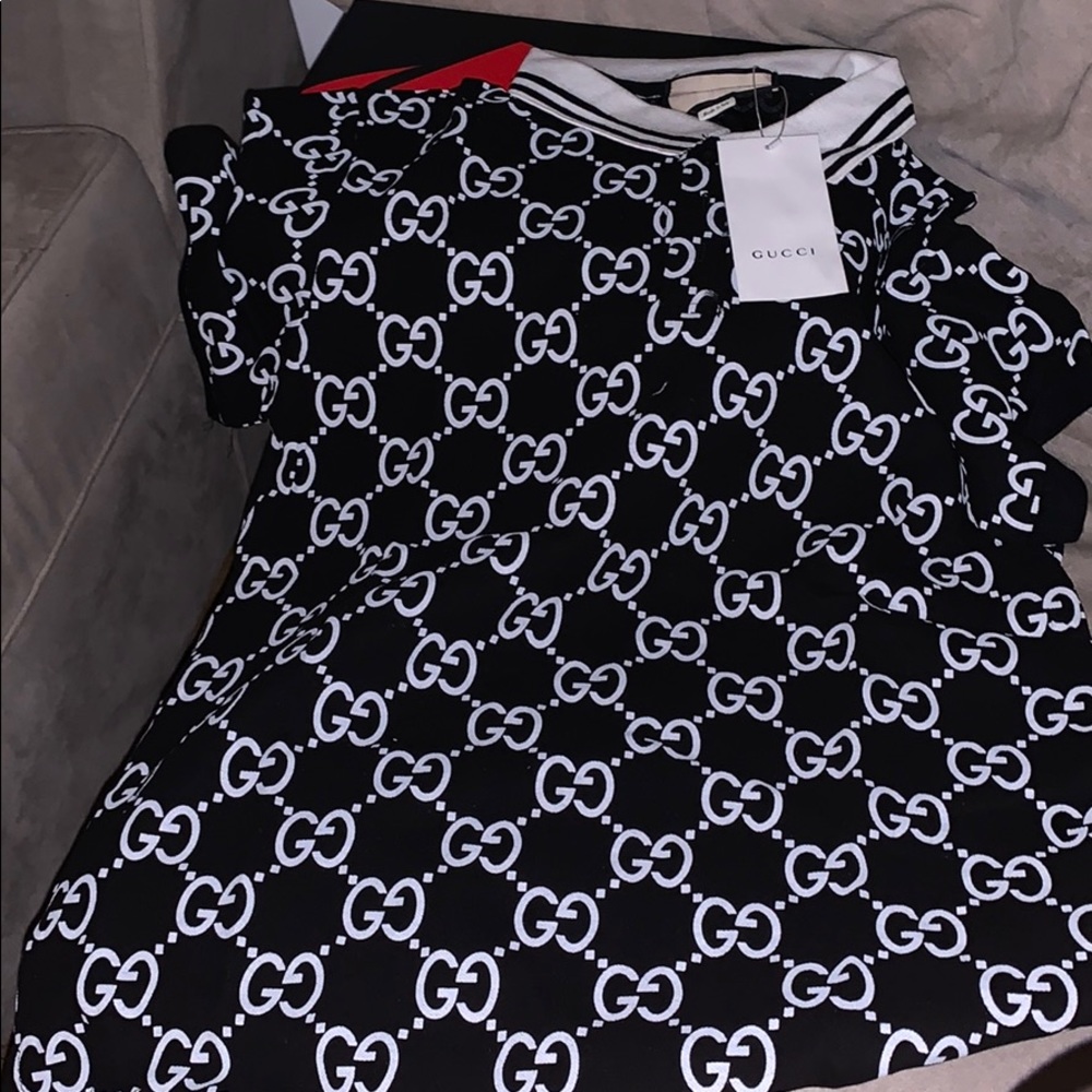 Gucci casual shirt with collar!